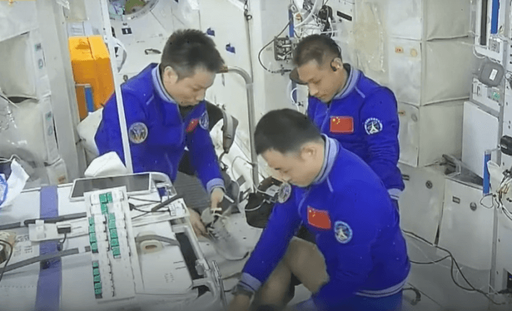 kineski astronauti sprovode medicinske eksperimente u svemiru